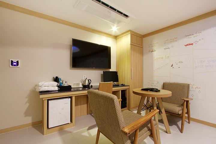 Suwon Orsay Business Hotel Kültér fotó